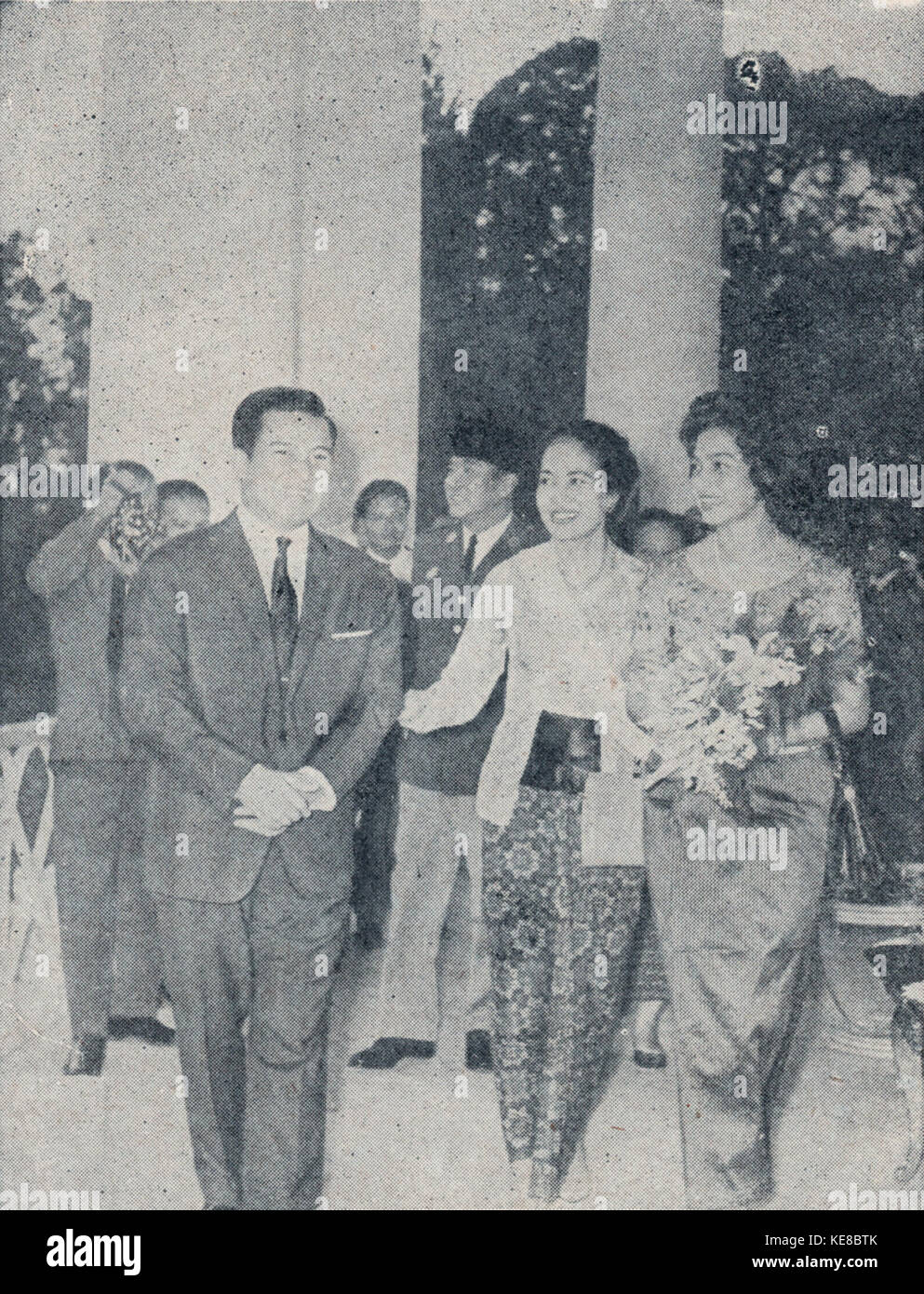 Sukarno Hartini avec Norodom Sihanouk et épouse, Penjambung Lidah Rakjat Bonde from 253 Banque D'Images