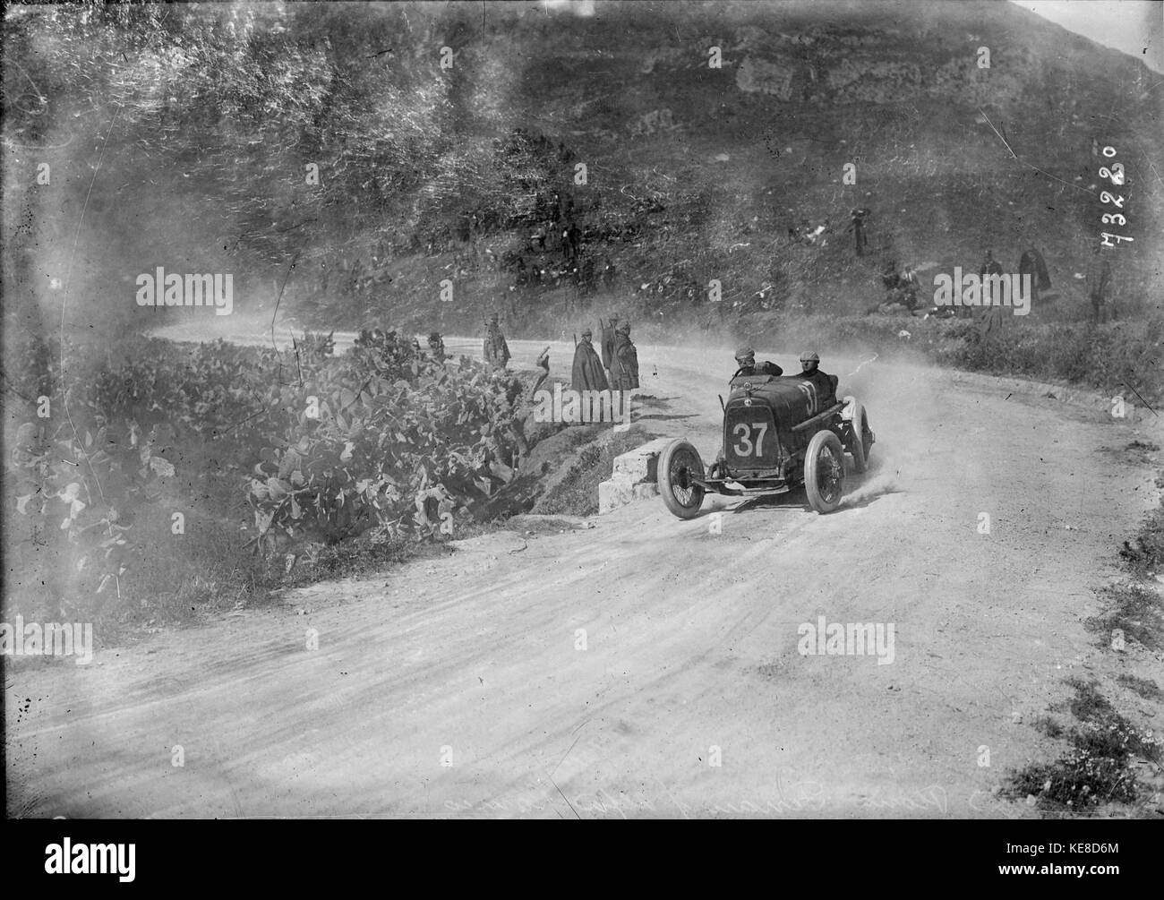 Ferrari Enzo dans son Alfa Romeo 2030 ES lors de la Targa Florio 1922 Banque D'Images