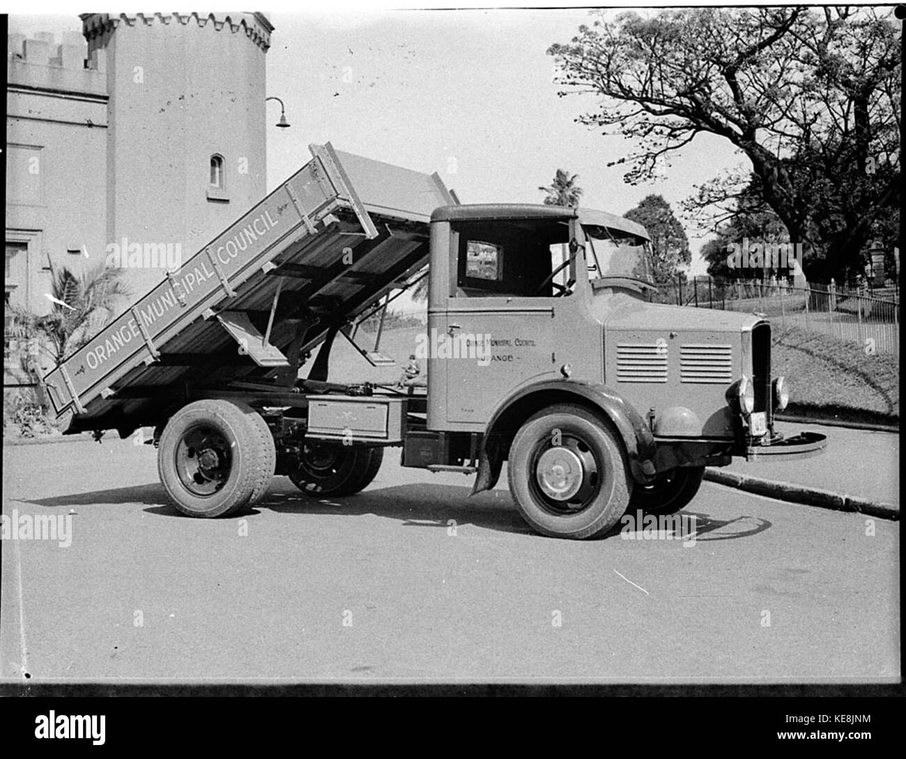 Skateboard Complet Vintage - Motif Noir/Orange à Carreaux - Camions Et Roues Inclus - Neuf Avec Défauts Mineurs