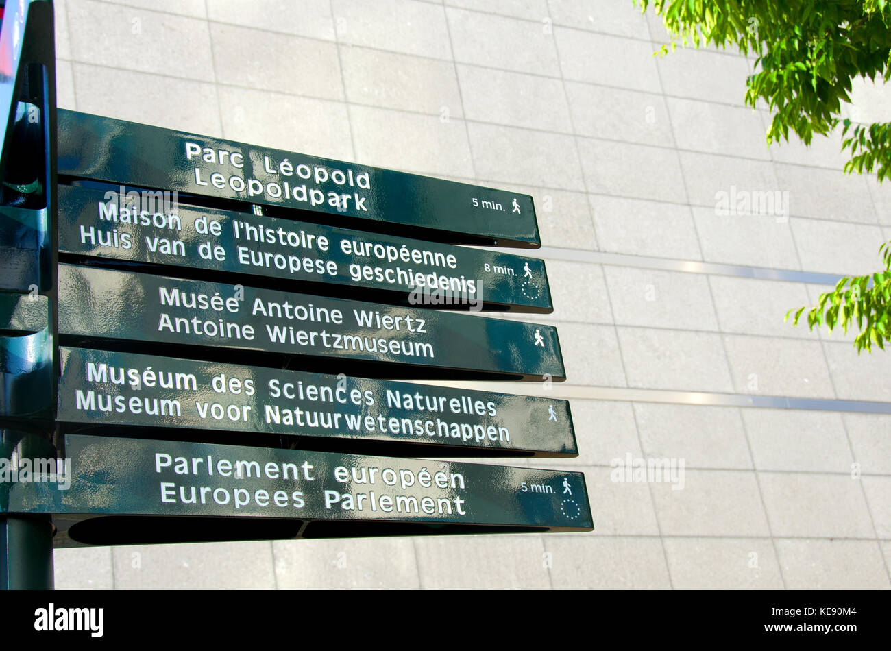 Bruxelles, Belgique. Panneau routier dans le quartier du Parlement européen Banque D'Images