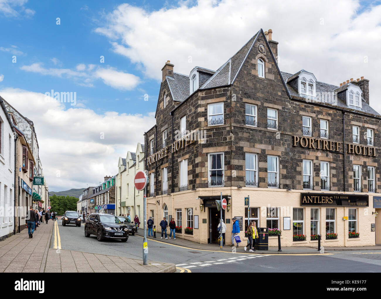 Portree Hôtel dans le centre ville, Somerled Square, Portree, Isle of Skye, Highland, Scotland, UK Banque D'Images