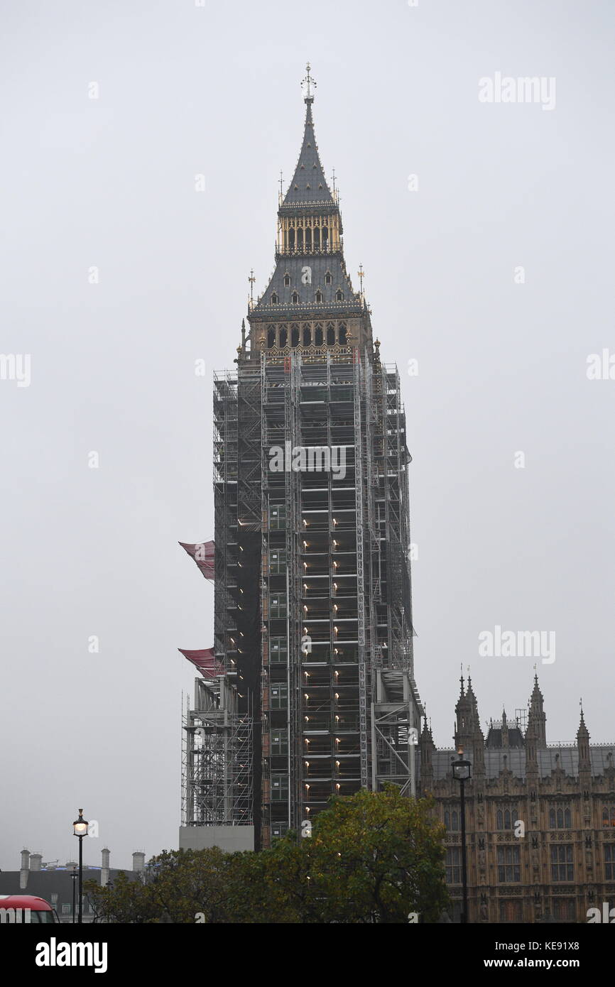 Big Ben couverts d'échafaudages aujourd'hui Photo Jeremy Selwyn Crédit : Evening Standard Banque D'Images