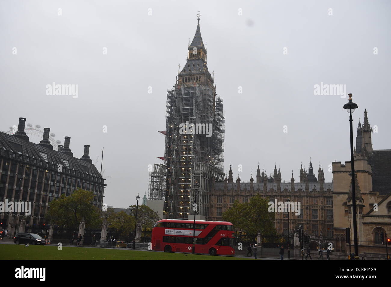 Big Ben couverts d'échafaudages aujourd'hui Photo Jeremy Selwyn Crédit : Evening Standard Banque D'Images