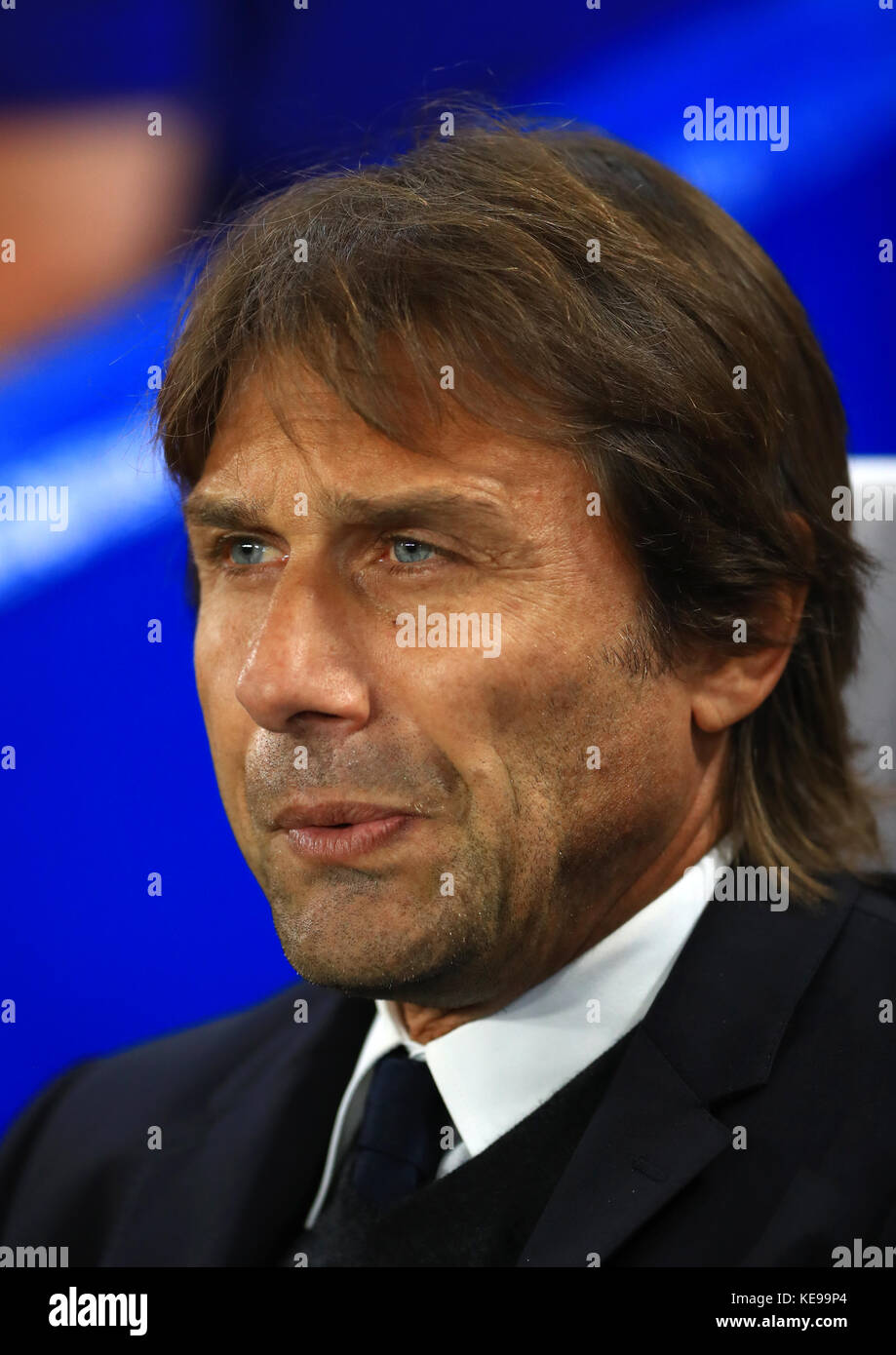 Antonio Conte, directeur de Chelsea, lors du match du groupe C de l'UEFA Champions League à Stamford Bridge, Londres. Banque D'Images