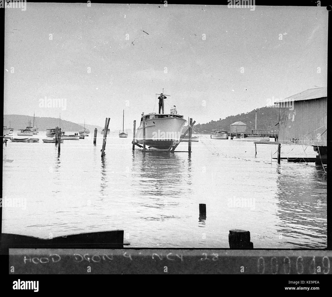 10855 M. Smiths cabin cruiser Moonmist sur la cale de Pittwater Banque D'Images