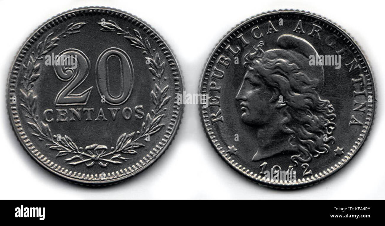 Cette pièce de 20 centavos d'Argentine, frappée en 1942, représente la monnaie du pays au début des années 1940 Présentant des symboles nationaux et des éléments de conception typiques de l'époque, il donne un aperçu de l'histoire économique de l'Argentine pendant la première Guerre mondiale Banque D'Images