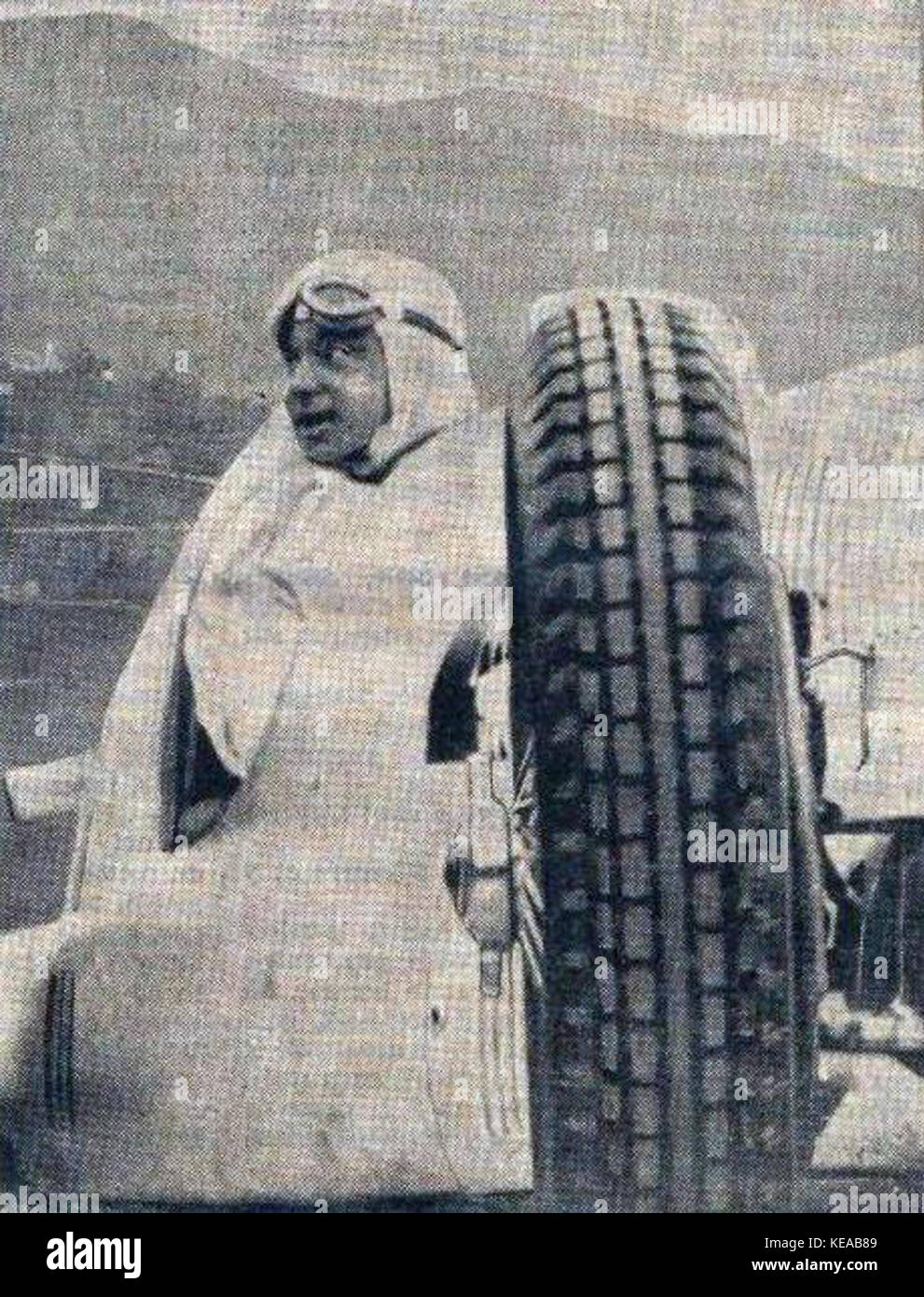 Cette entrée fait référence au célèbre pilote allemand Rudolf Caracciola qui participe au Grand Prix de Berne 1937, un événement important dans le calendrier européen du sport automobile. Banque D'Images