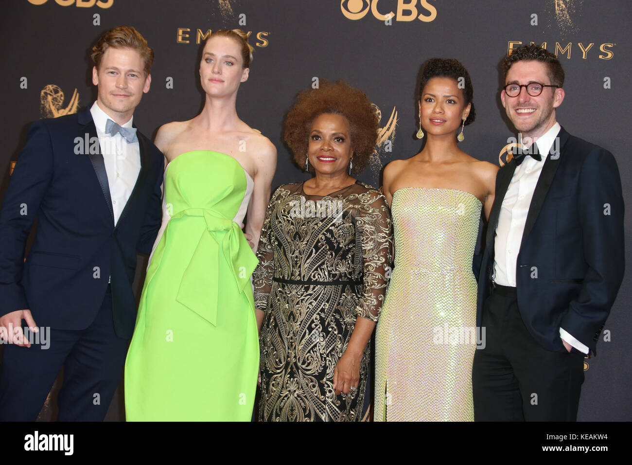 The 69th Emmy Awards - salle de presse au Microsoft Theater à Los Angeles, Californie avec : Gavin Stenhouse, Mackenzie Davis, Denise Burse et Gugu Mbatha-Raw où : Los Angeles, Californie, États-Unis quand : 18 septembre 2017 crédit : FayesVision/WENN.com Banque D'Images