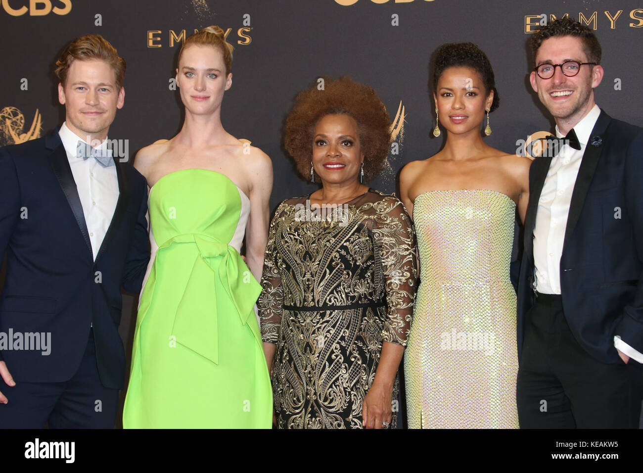 The 69th Emmy Awards - salle de presse au Microsoft Theater à Los Angeles, Californie avec : Gavin Stenhouse, Mackenzie Davis, Denise Burse et Gugu Mbatha-Raw où : Los Angeles, Californie, États-Unis quand : 18 septembre 2017 crédit : FayesVision/WENN.com Banque D'Images