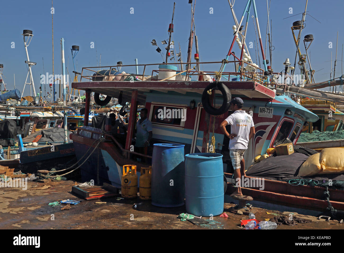 Province de Sri Lanka Mirissa Port de Pêche Les pêcheurs de Voile Banque D'Images