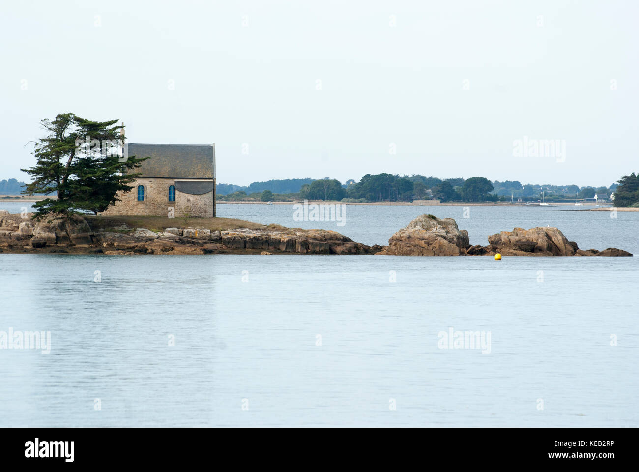 Chapelle sur l'ile de boedic, golfe du Morbihan, Bretagne, Bretagne, France Banque D'Images