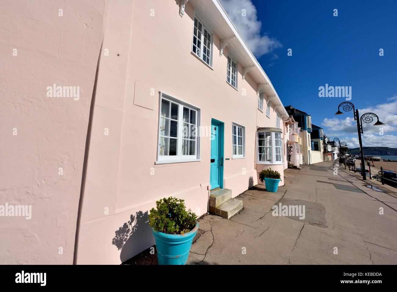 Seaside holiday cottages, Lyme Regis Dorset England UK Banque D'Images