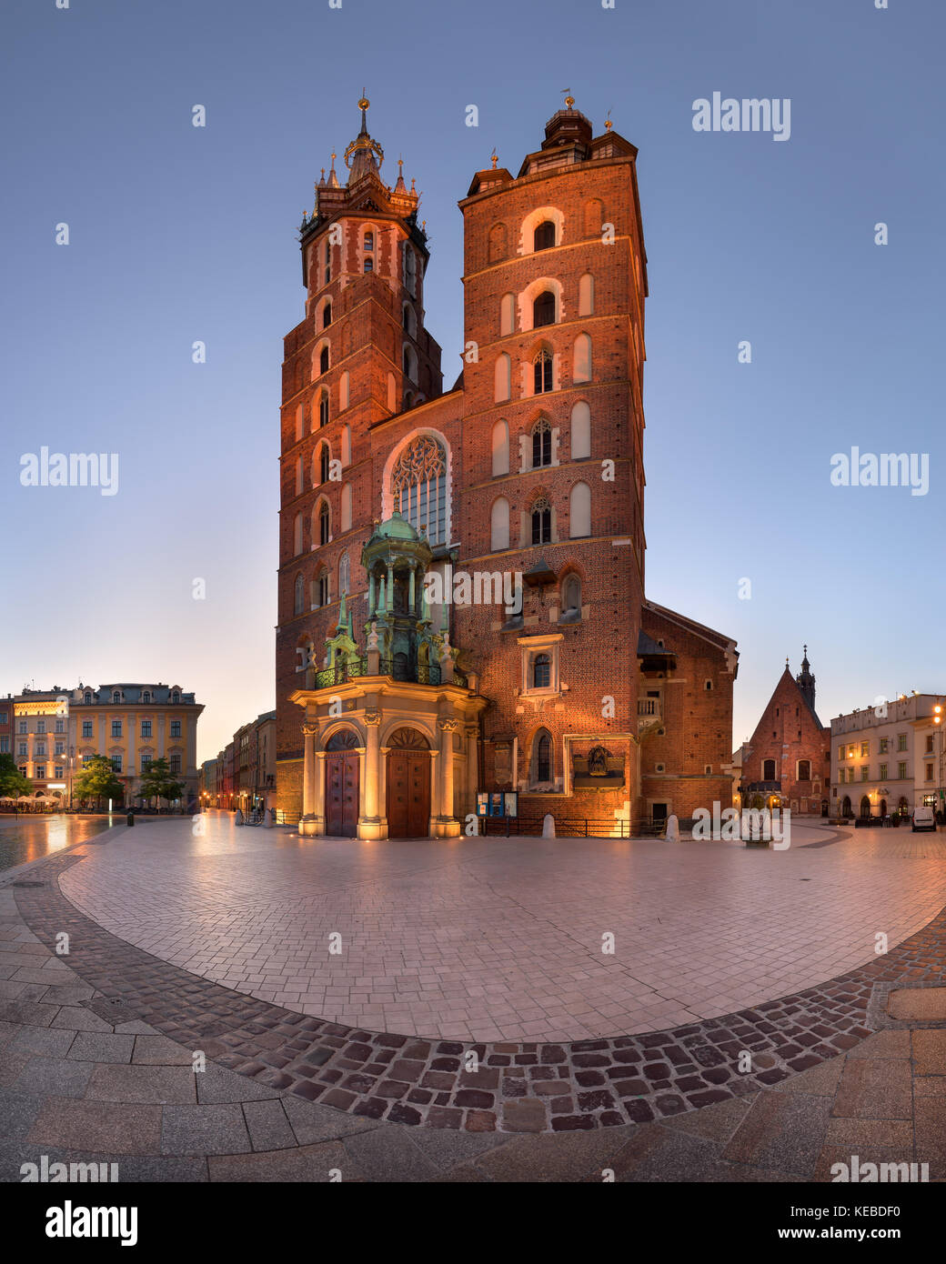 Panorama de la basilique Saint Mary le matin, Cracovie, Pologne Banque D'Images