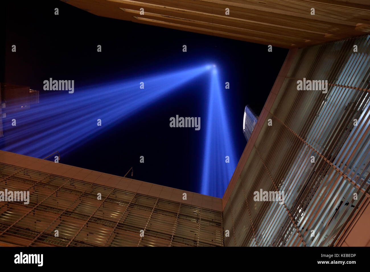 Rendre hommage à la lumière de la commémoration des attentats du 11 septembre à New York City Banque D'Images
