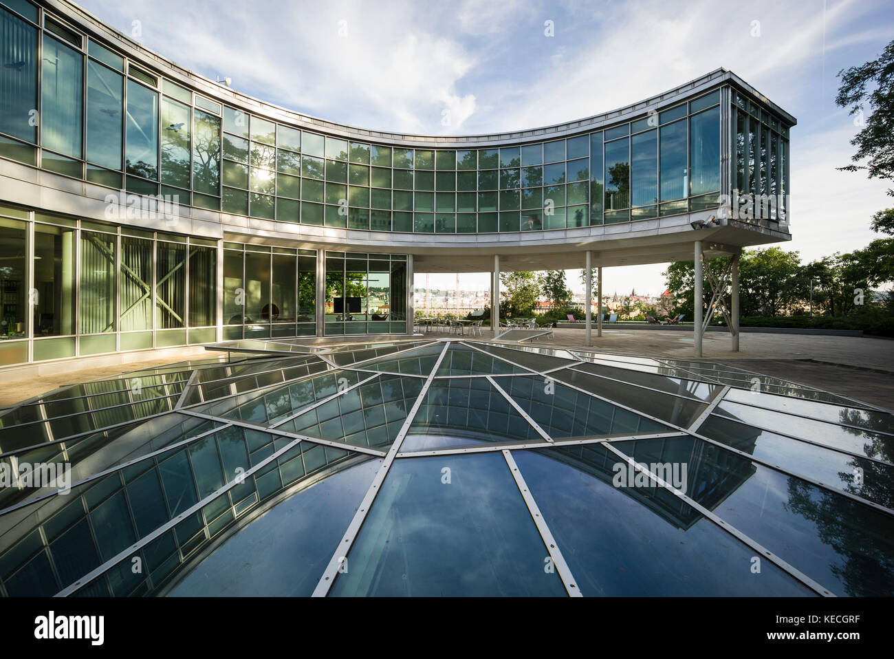 Prague. République tchèque. L'Expo '58 Pavilion dans Letna Park conçu par Frantisek Cubr, Josef Hrubý & Zdeněk Pokorný pour l'Exposition Universelle de Bruxelles de 1958. Banque D'Images