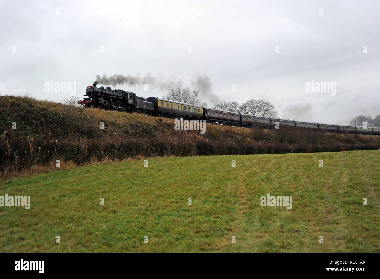 Approches 43106 Pont Victoria avec une arley - kidderminster santa spécial. severn Valley Railway. Banque D'Images