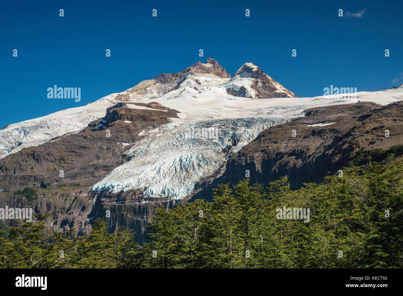 Massif du Mont Tronador, Castano Overa, Glacier de trail à Refuge Otto Meiling, Andes, le Parc National Nahuel Huapi, Patagonie, Argentine Banque D'Images