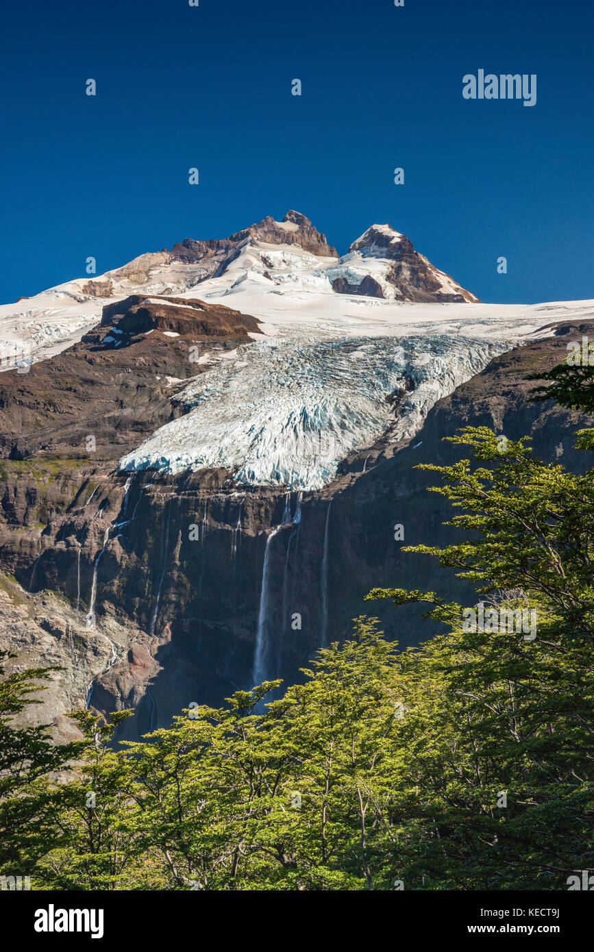 Massif du Monte Tronador, glacier de Castano Overa, cascades, du sentier à Refugio Otto Meiling, Andes, Parc national de Nahuel Huapi, Patagonie, Argentine Banque D'Images