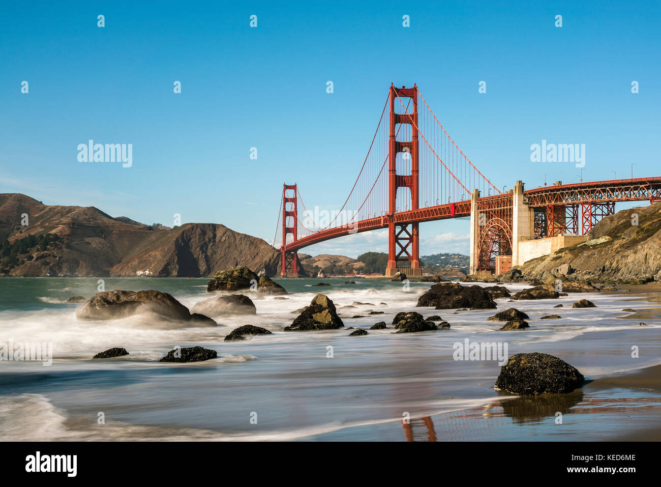 Golden Gate Bridge vu de Baker Beach, San Francisco, California, USA Banque D'Images