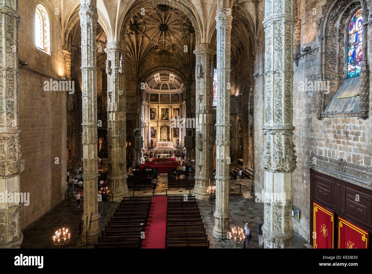 Lisbonne Portugal,Belem,Mosteiro dos Jeronimos,Monastère Jeronimos,Gothique,Manueline,architecture,nef,chancel,autel,vue de dessus,intérieur,hispanique,immigr Banque D'Images