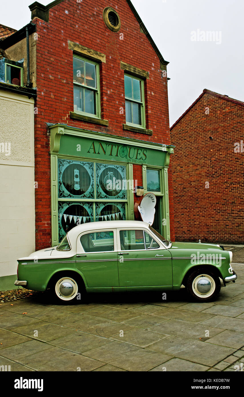 1960 Hillman Minx et Antiquaire, West Auckland, County Durham Banque D'Images