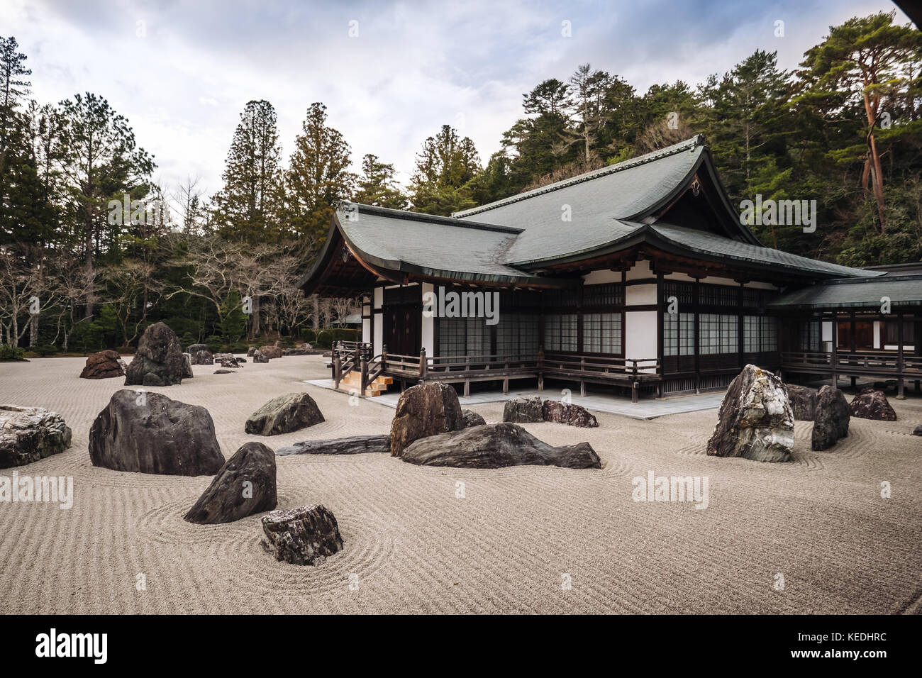 Jardin zen japonais dans le célèbre Mont Koya Banque D'Images