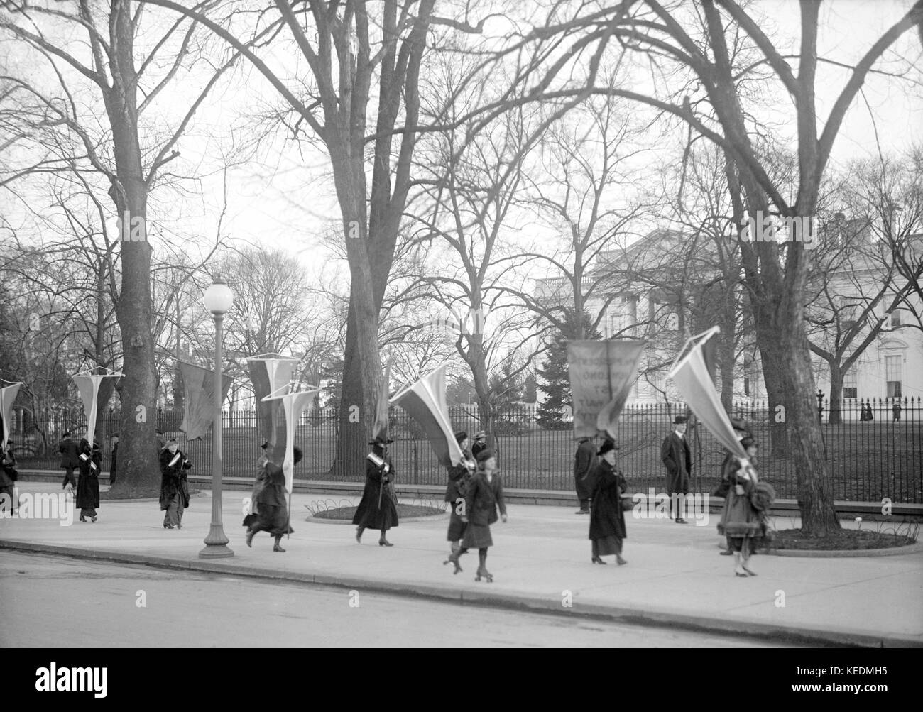 Piquetage de suffragettes à la Maison Blanche, Washington DC, États-Unis, Harris & Ewing, 1917 Banque D'Images
