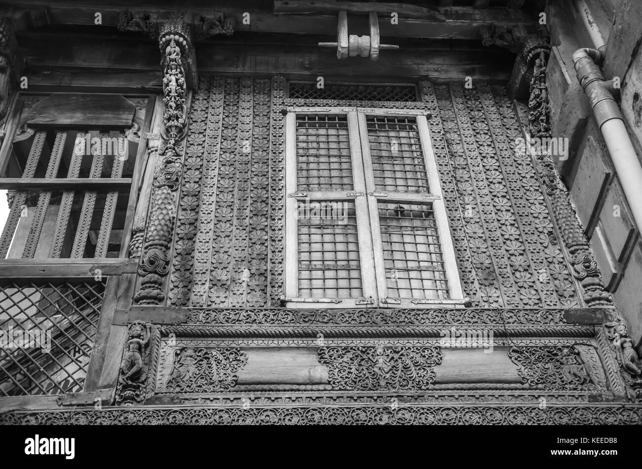 Ahmedabad, Inde - 27 novembre 2016 : une maison traditionnelle ou "haveli" décoré de sculpture en bois dans la vieille ville d'Ahmedabad, Gujarat, Inde. Banque D'Images