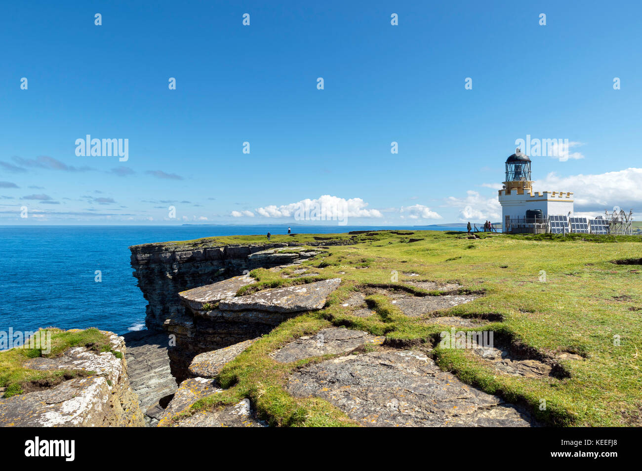 Le phare sur les Brough de Birsay, Orkney, continentale, Ecosse, Royaume-Uni Banque D'Images