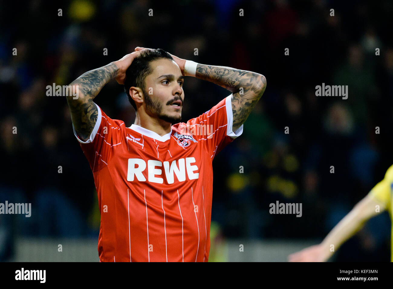 Barysaw, Bélarus. Le 19 octobre 2017. l Leonardo Bittencourt du FC Köln se lève les mains avec déception lors du match de la Ligue Europa contre le FC BATE à Barisaw, en Biélorussie. Credit: Yahor Shumski/Alay Live News Banque D'Images
