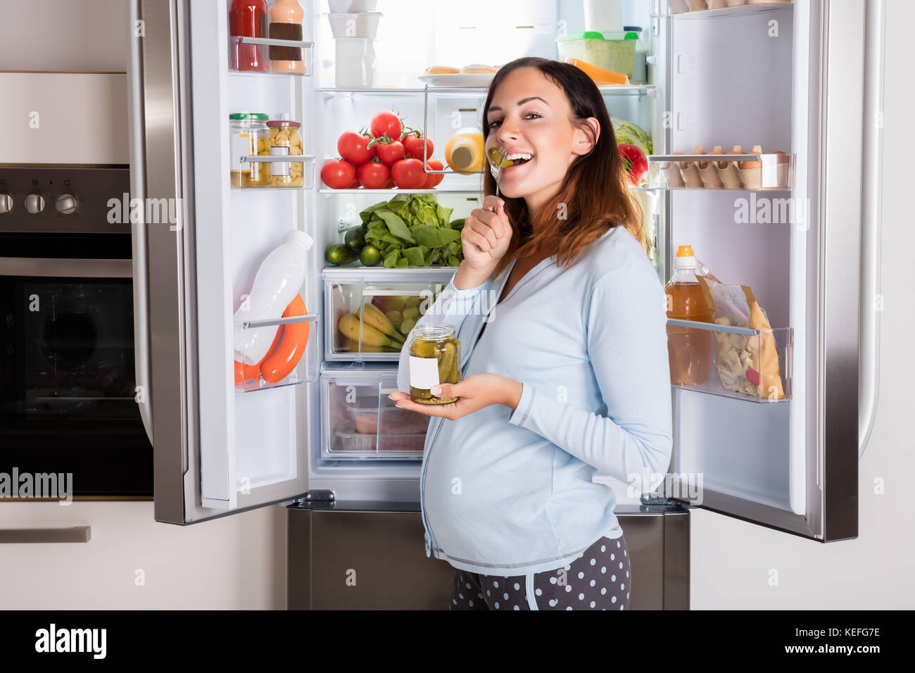 Pot de cornichon ouvert Banque de photographies et d’images à haute