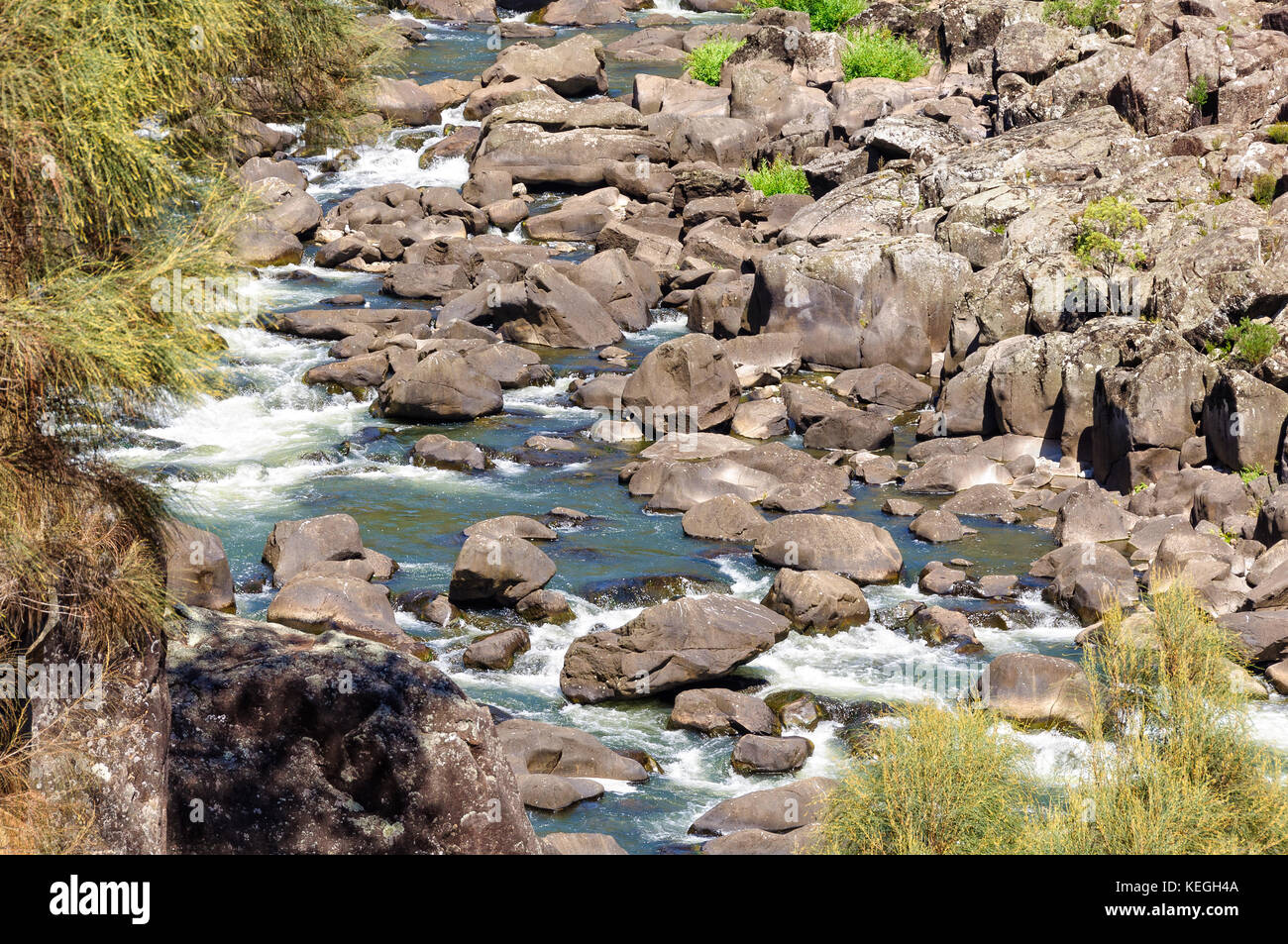 Rochers lisses érodées par la South Esk river dans la région de Cataract Gorge - launceston, Tasmanie, Australie Banque D'Images