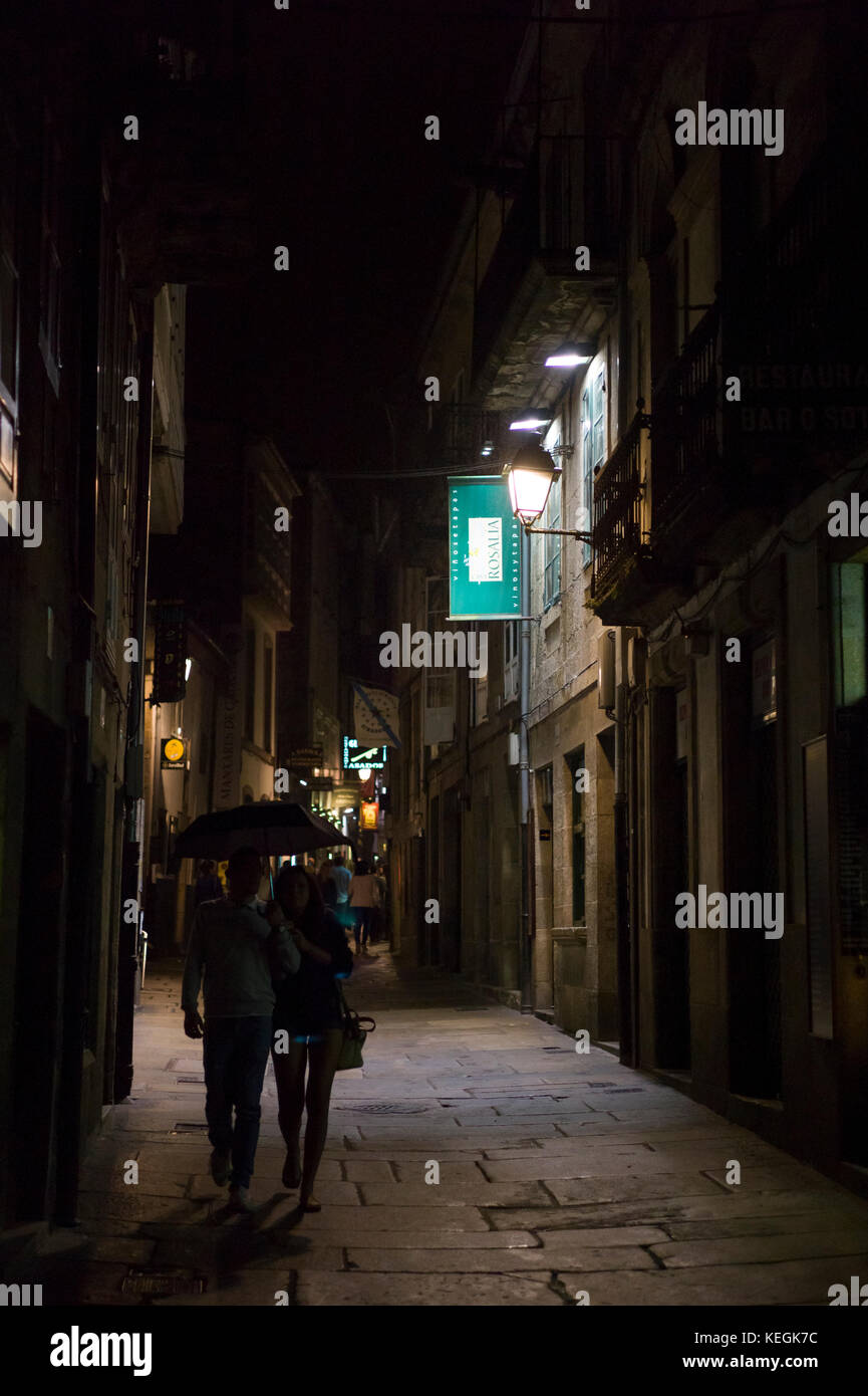La vie nocturne dans les rues de Santiago de Compostelle en Galice, dans le Nord de l'Espagne Banque D'Images
