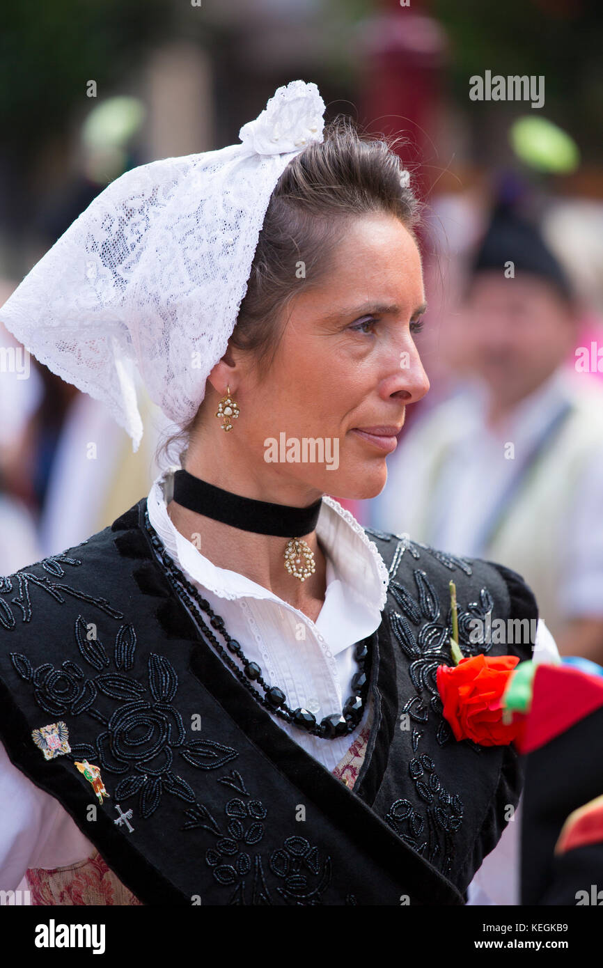 Danseuse espagnole à la fiesta traditionnelle à Villaviciosa dans les Asturies, dans le nord de l'Espagne Banque D'Images
