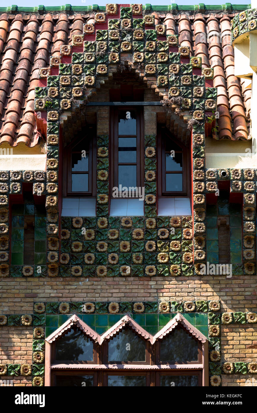 Attraction touristique de El Capricho de Gaudí (la villa caprice quijano) lors de Comillas en Cantabrie, dans le nord de l'Espagne Banque D'Images