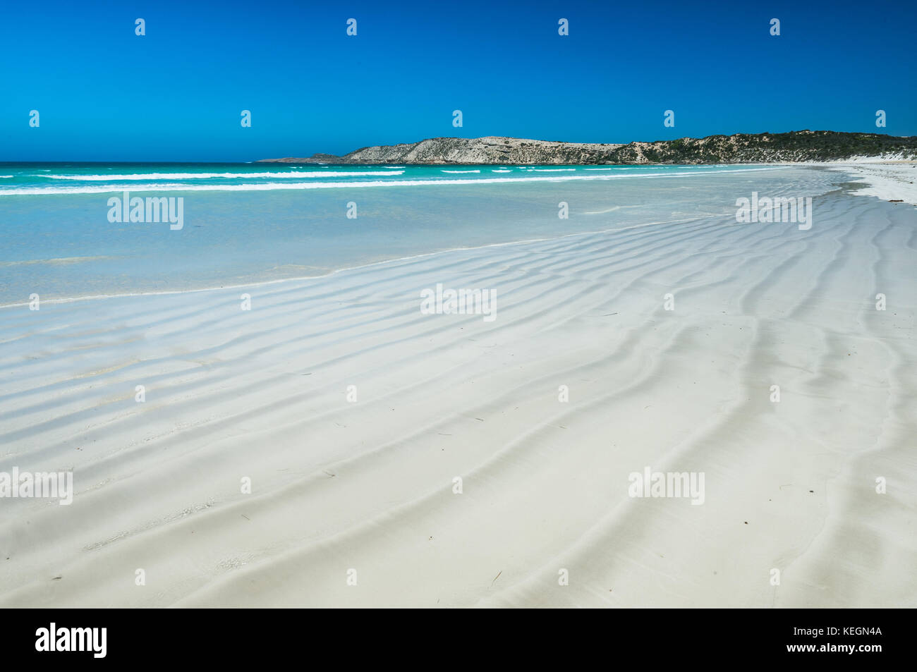 Sable blanc et eau turquoise à sensation dans la plage de Coffin Bay National Park. Banque D'Images