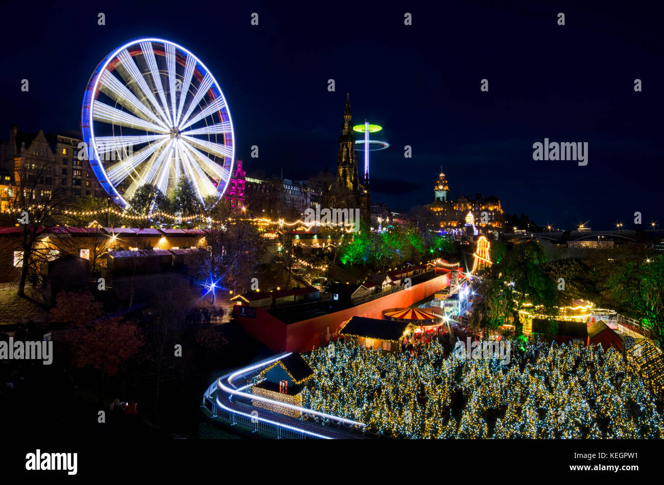 Marché de Noël au soir, Édimbourg Banque D'Images