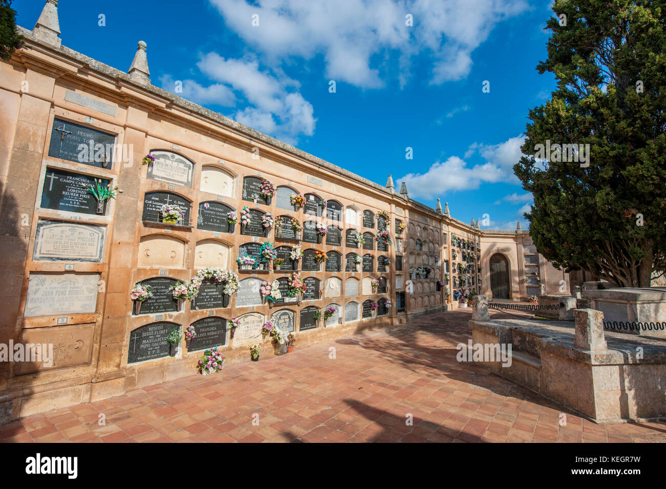 Cimetière municipal en Alaior, Minorque, l'île centrale de la Méditerranée. Banque D'Images