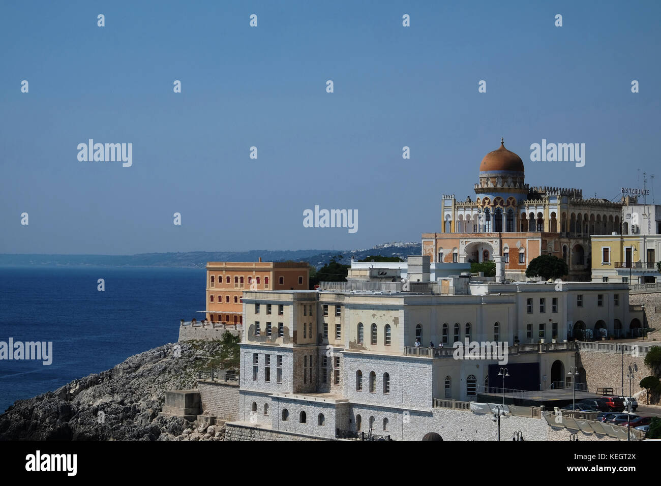 Villa Sticchi, Mer Adriatique, Santa Cesarea terme, province de Lecce, Péninsule de Salentine, Puglia, Italie Banque D'Images