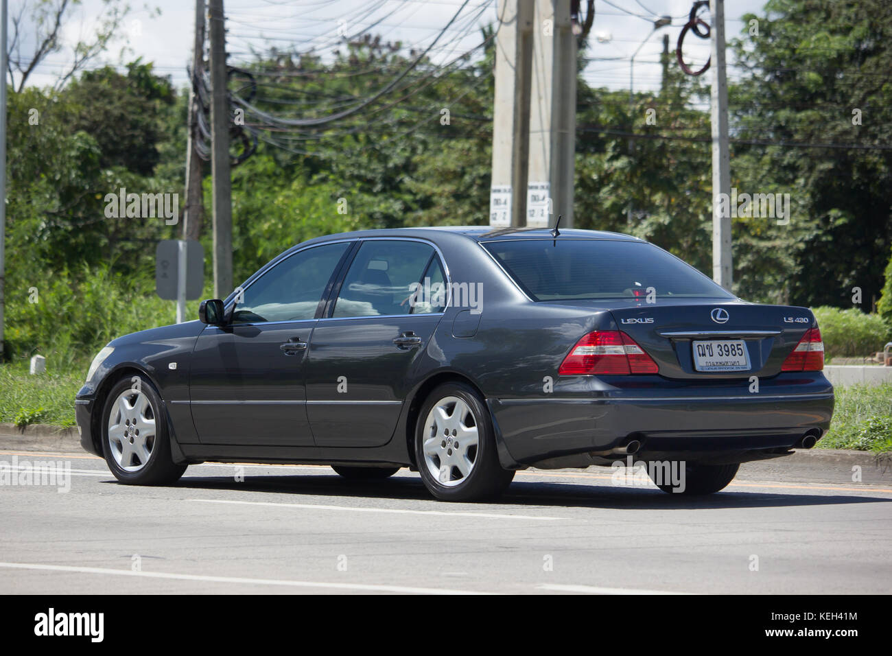 Chiang Mai, Thaïlande - 6 octobre 2017 : voiture, Lexus LS 430.lexus est la marque premium de toyota. photo road no 121 à environ 8 km du centre-ville de chi Banque D'Images