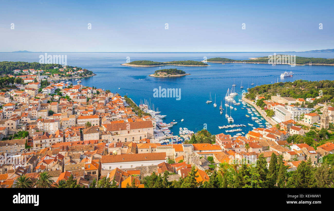 Vue aérienne de la ville de Hvar du Fortica Banque D'Images