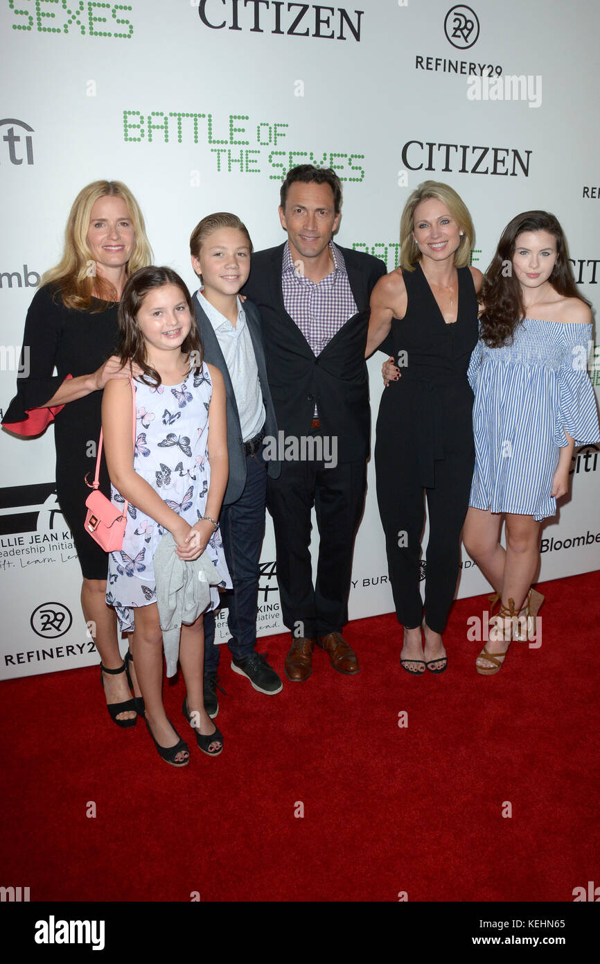 'Battle of the sexes' New York première au SVA Theater - Red Carpet Arrivals featuring : Elisabeth Shue, Andrew Shue, Amy Robach où : New York, New York, États-Unis quand : 20 septembre 2017 crédit : Ivan Nikolov/WENN.com Banque D'Images 'Battle of the sexes' New York première au SVA Theater - Red Carpet Arrivals featuring : Elisabeth Shue, Andrew Shue, Amy Robach où : New York, New York, États-Unis quand : 20 septembre 2017 crédit : Ivan Nikolov/WENN.com Banque D'Images
