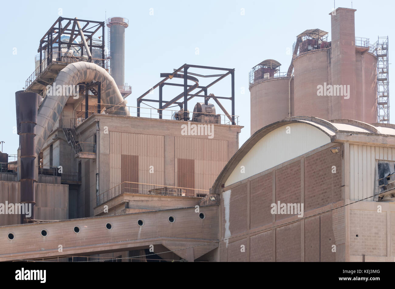 Cimenterie de Beaucaire, France Banque D'Images