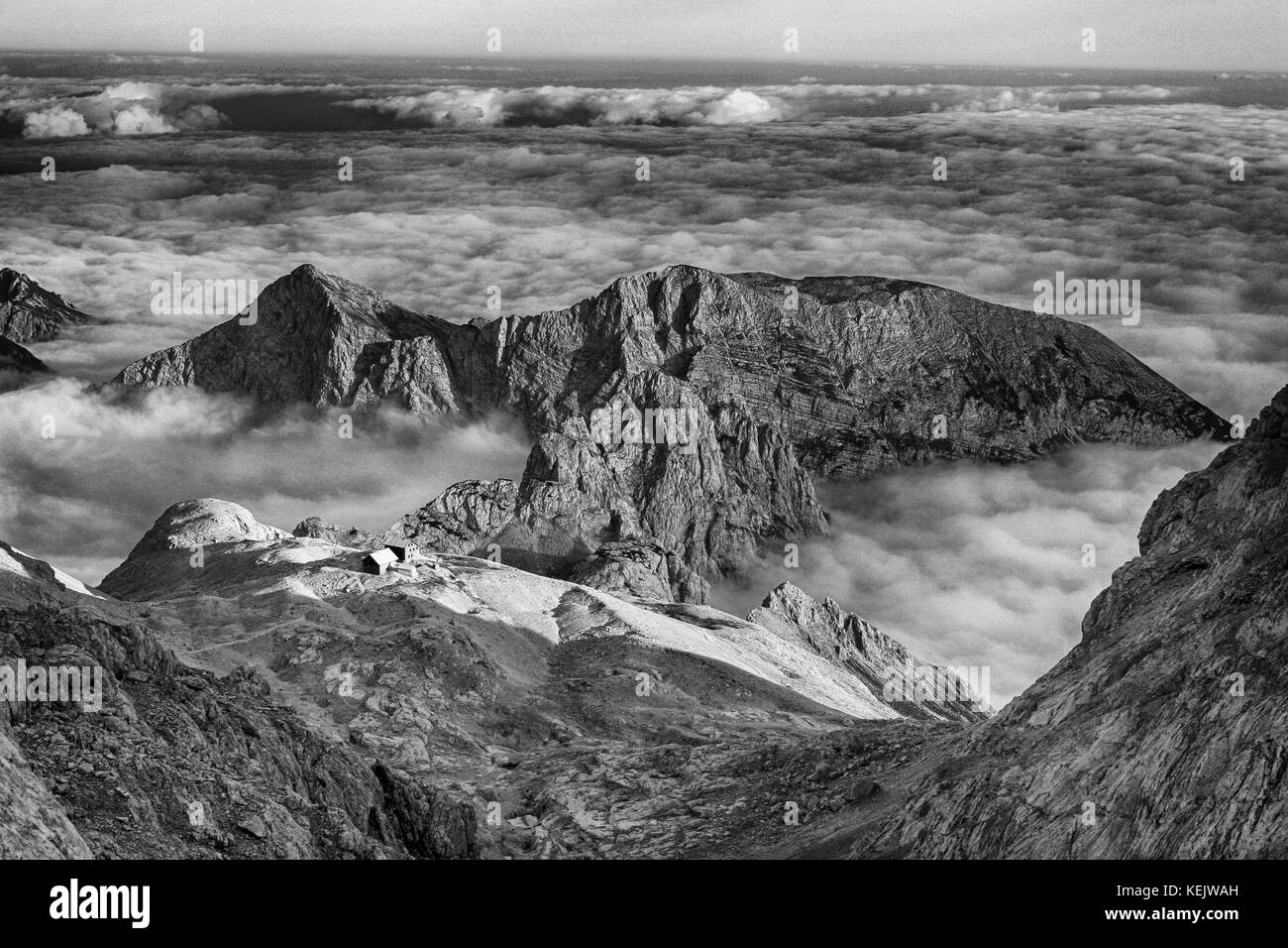 Le noir et blanc montagne dans le parc national du Triglav en Slovénie Banque D'Images