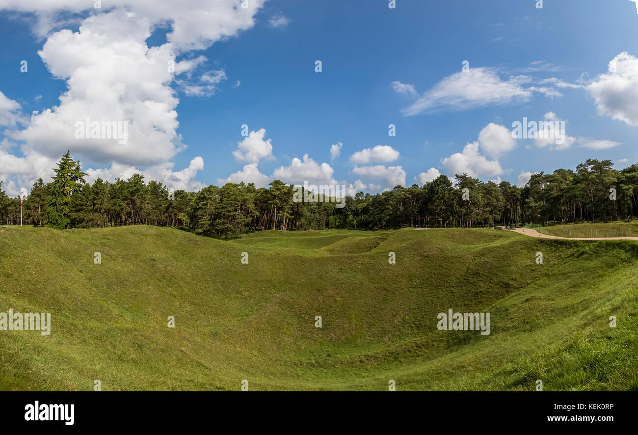 Grande Guerre battle site sur la crête de Vimy, en France. La zone englobe Commonwealth graves, vestiges historiques et un mémorial et centre d'interprétation. Banque D'Images