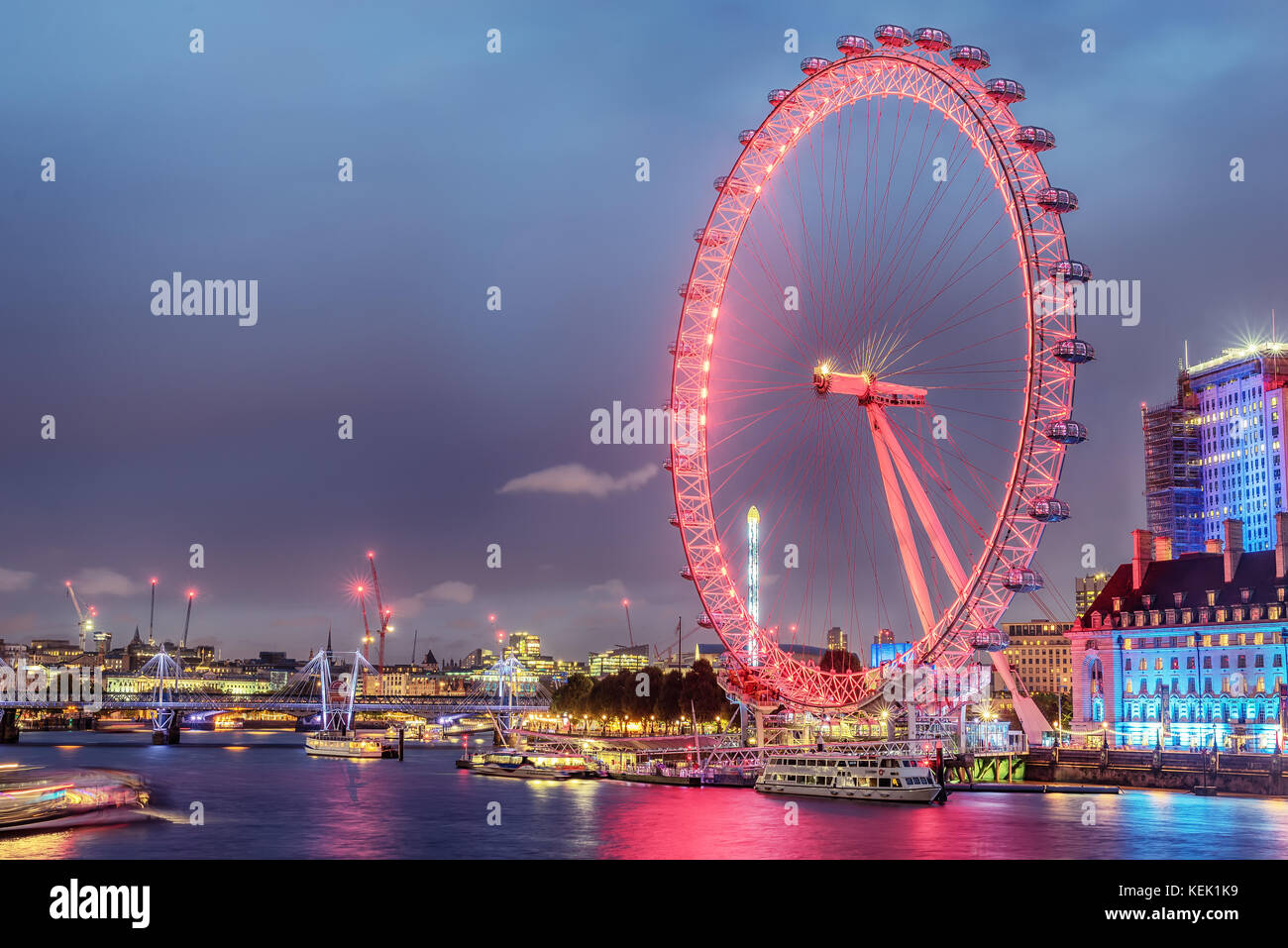 L'Angleterre, le Royaume-Uni : London Eye, une grande roue sur la banque du fleuve de la Tamise Banque D'Images