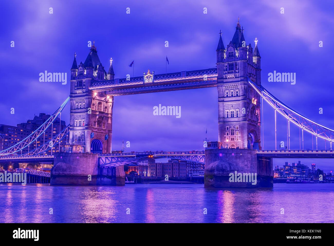 Londres, Royaume-Uni : Tower bridge sur la tamise Banque D'Images