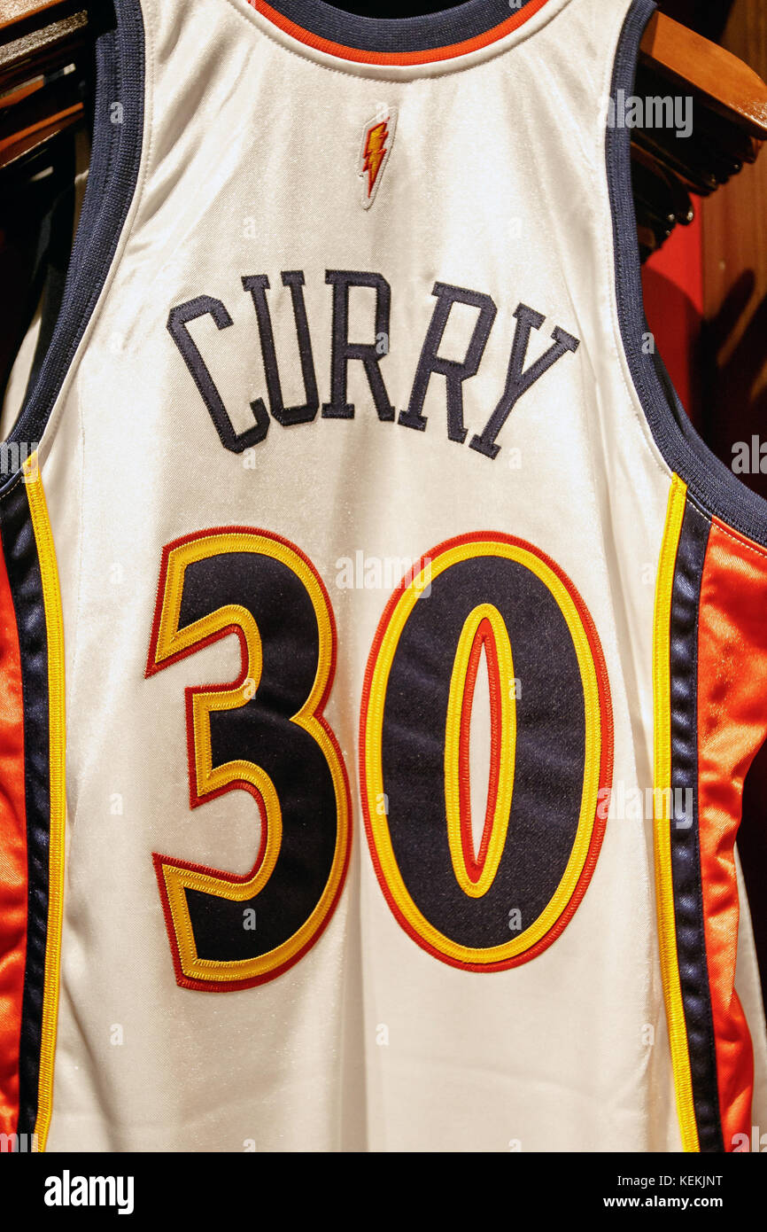 Stephen Curry Scieries Classics 2009-10 home jersey authentique de Mitchell & Ness en vente dans la NBA store à Manhattan. Banque D'Images