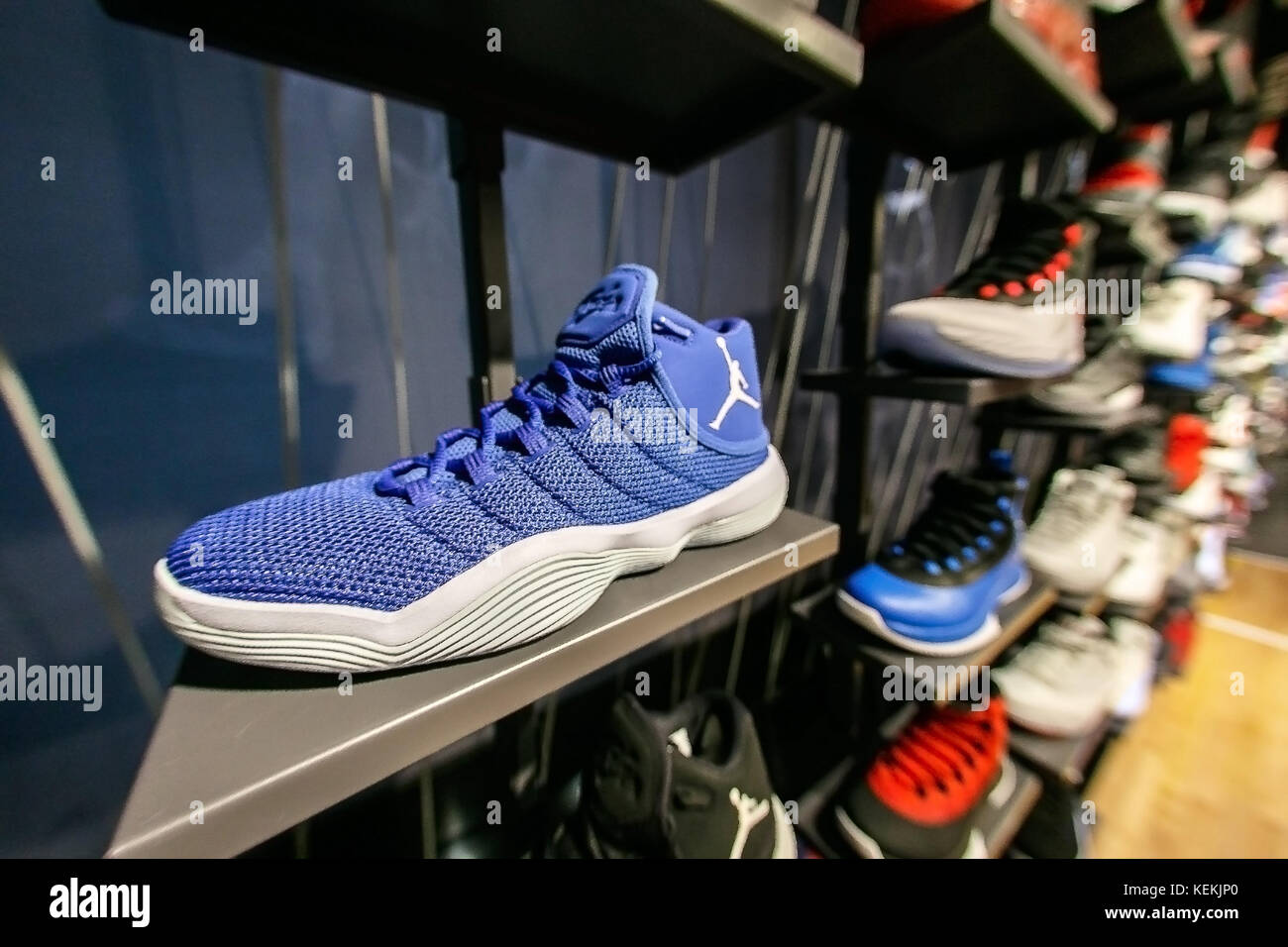Assortiment d'Air Jordan chaussures en vente dans le NBA store à Manhattan  Photo Stock - Alamy