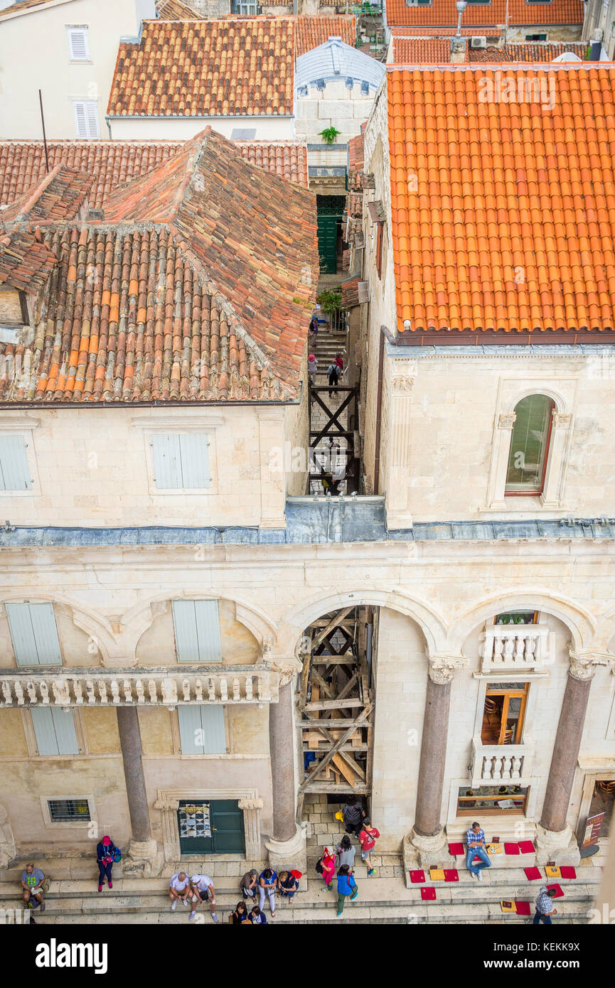 Vue aérienne du Peristyle dans le palais de Dioclétien à Split Banque D'Images